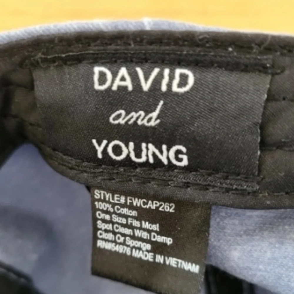 David and Young chic cap